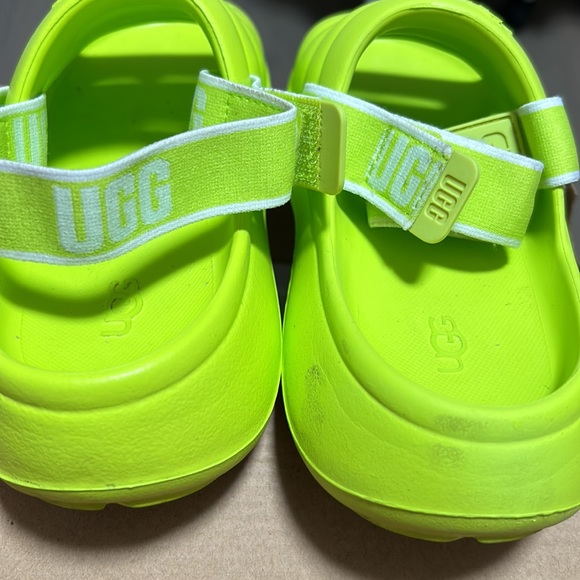Uggs - Picture 4 of 6